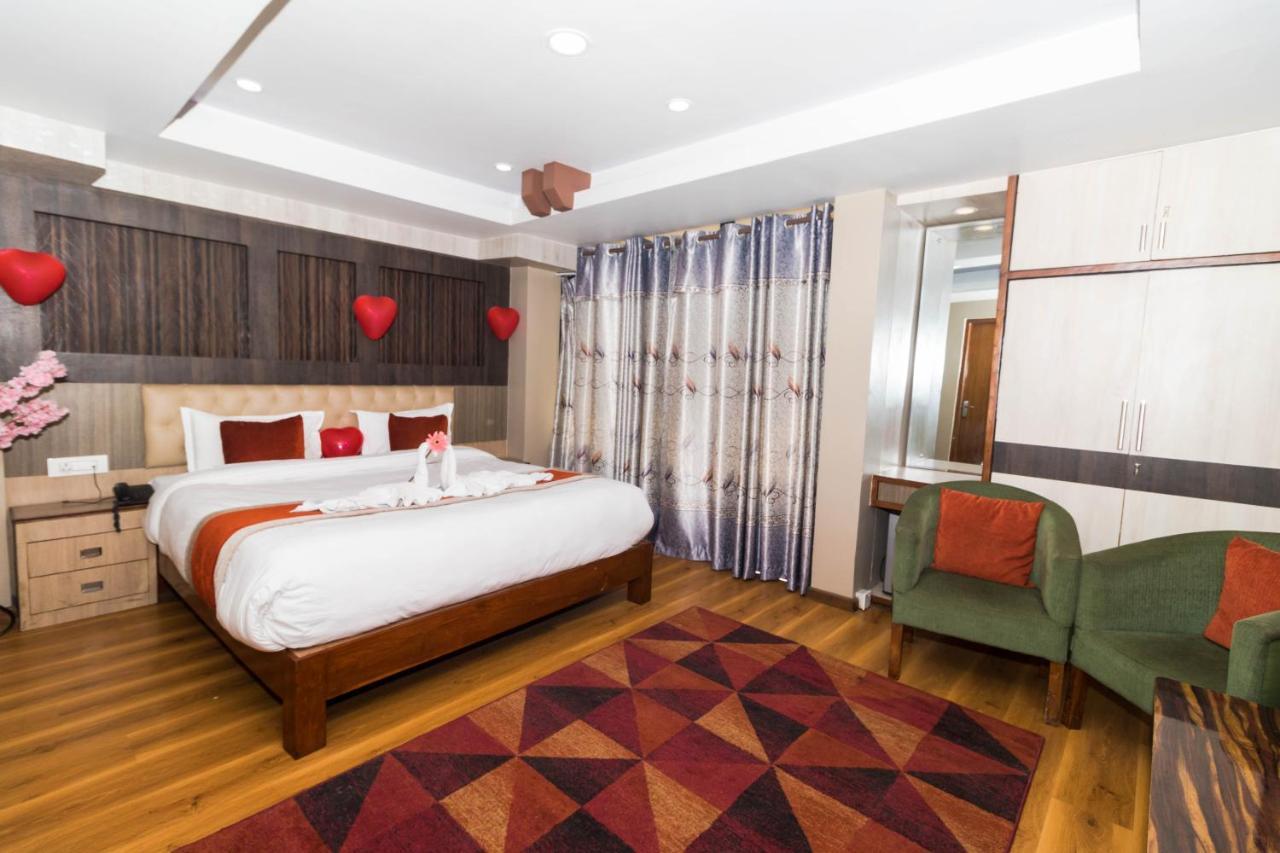 Hotel Marinha Катманду Екстериор снимка