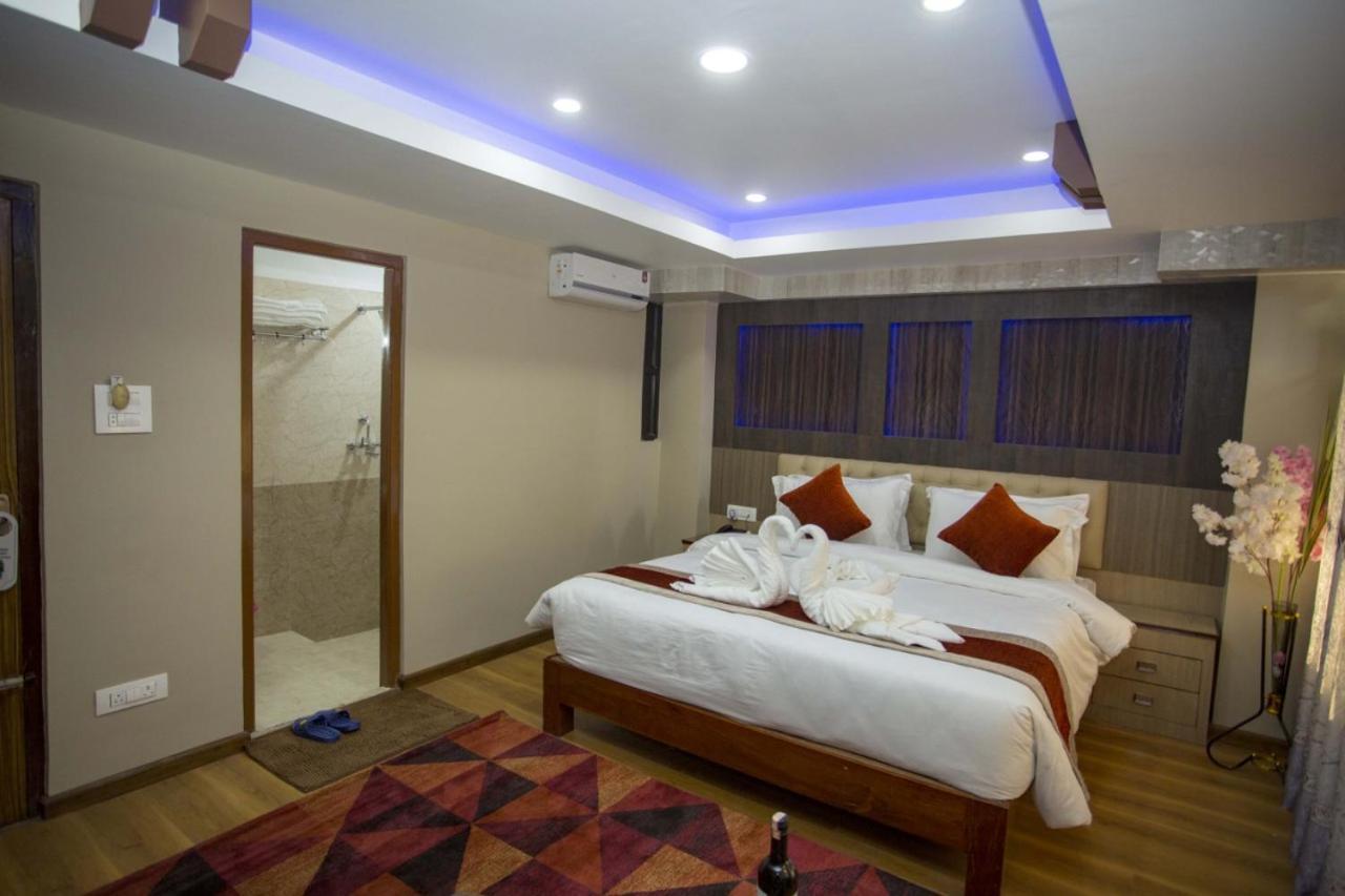 Hotel Marinha Катманду Екстериор снимка