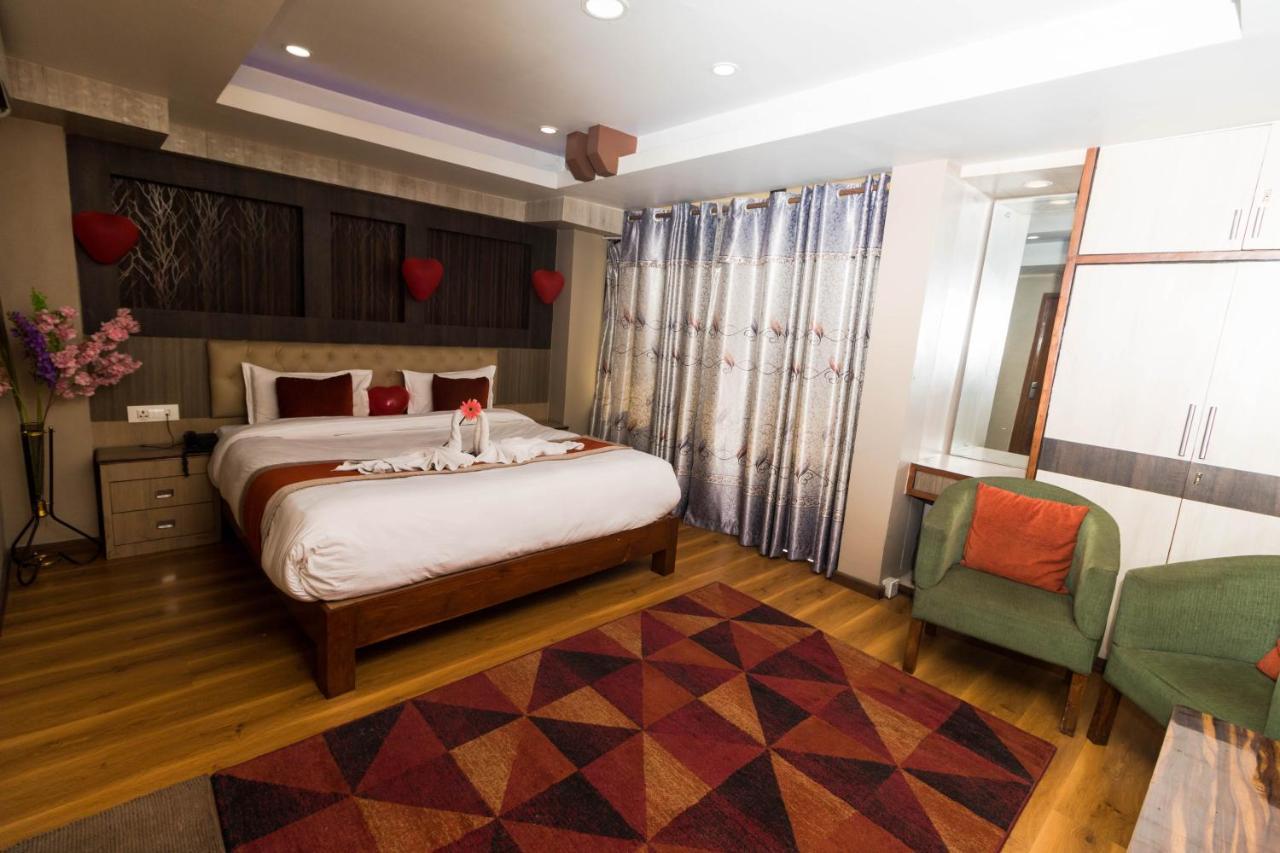 Hotel Marinha Катманду Екстериор снимка