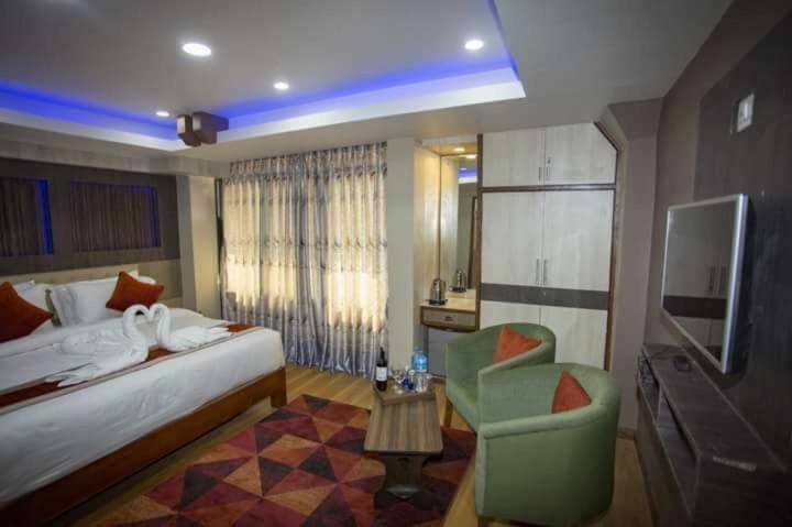 Hotel Marinha Катманду Екстериор снимка