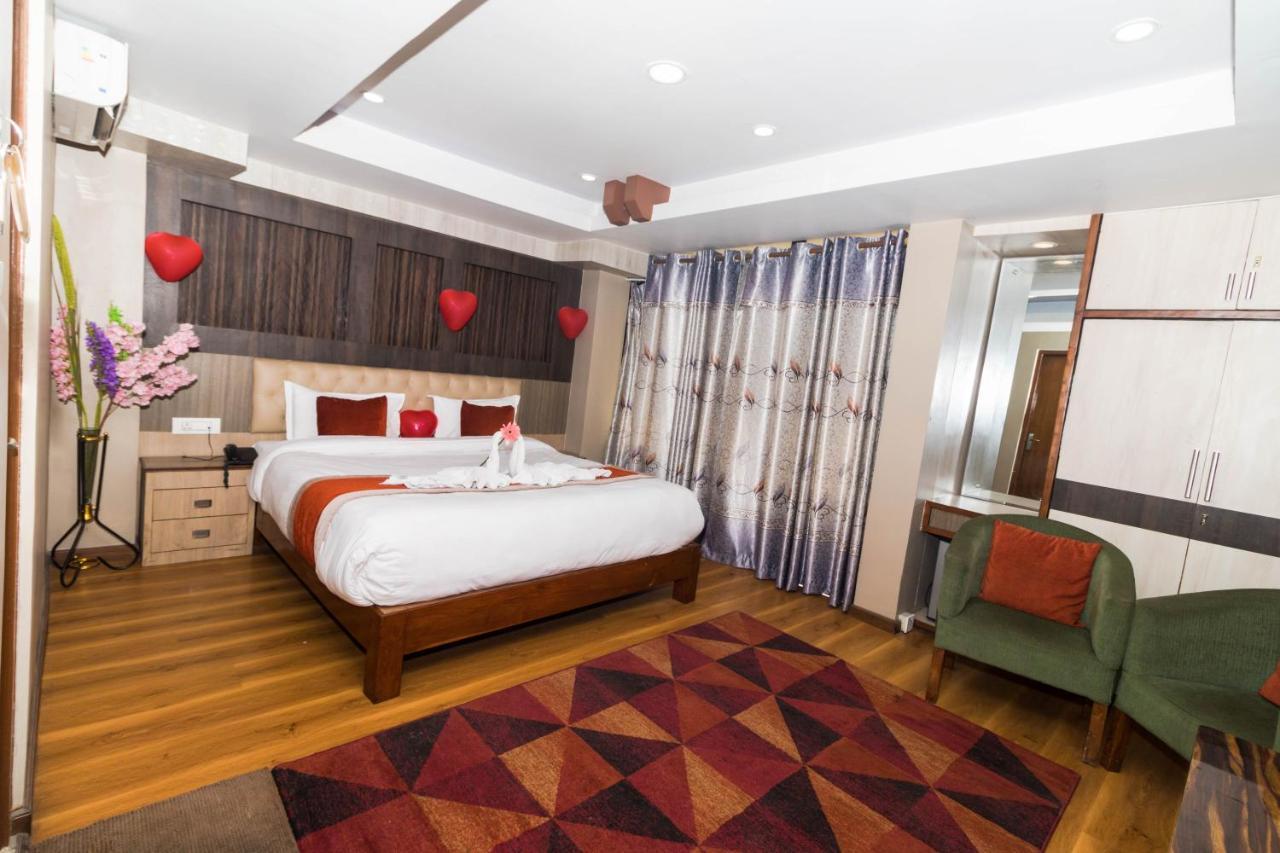 Hotel Marinha Катманду Екстериор снимка